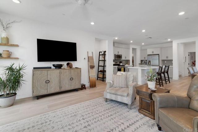2051 Julie Dawn Place, Escondido CA: https://media.crmls.org/mediaz/6fcfdf21-def8-4d2c-9971-ea43219c810e.jpg