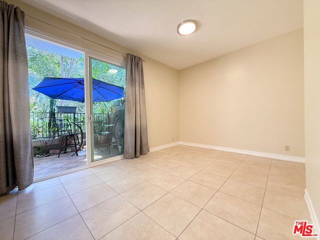 22208 Frontier Place, Chatsworth CA: https://media.crmls.org/mediaz/6fd03156-1298-49b9-a6cb-1005fa9f9ac4.jpg