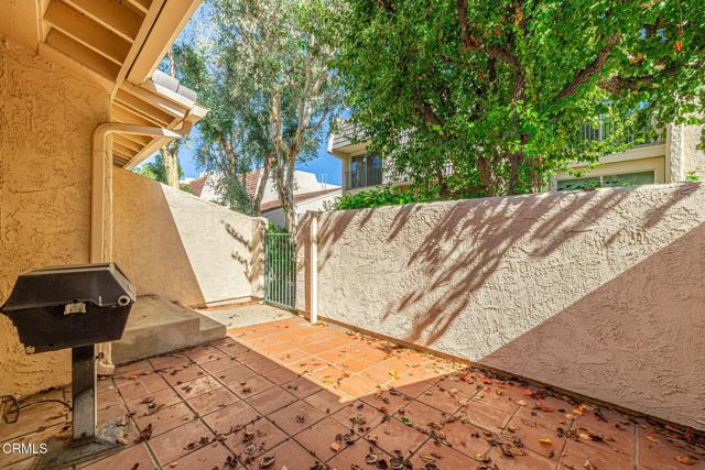 Detail Gallery Image 41 of 48 For 22239 1/4 Erwin St, Woodland Hills,  CA 91367 - 2 Beds | 2 Baths