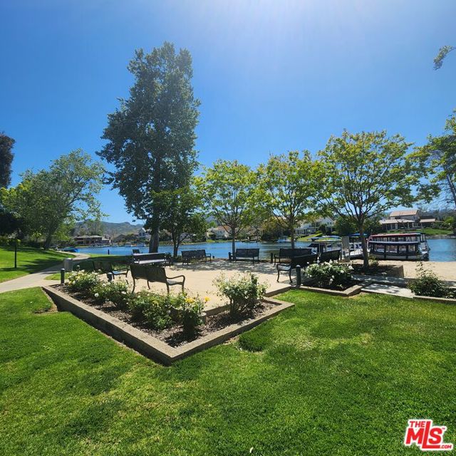 32134 Beachlake Lane, Westlake Village CA: https://media.crmls.org/mediaz/6fd058f6-5926-4696-8a77-0beaea681c89.jpg