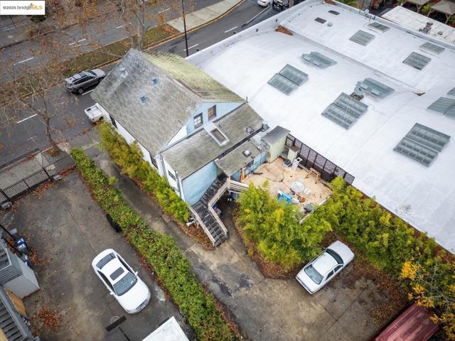 2331 San Pablo Ave, Berkeley CA: https://media.crmls.org/mediaz/6fd07b49-b013-4280-884c-e53a4ca75960.jpg