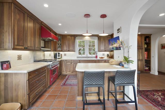 308 Sunset Drive, Encinitas CA: https://media.crmls.org/mediaz/6fd0b3da-731a-4ff7-93d5-7267741c2525.jpg