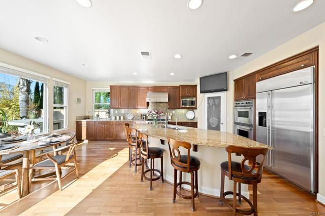 Detail Gallery Image 16 of 52 For 5273 Greenwillow Ln, San Diego,  CA 92130 - 5 Beds | 5/1 Baths