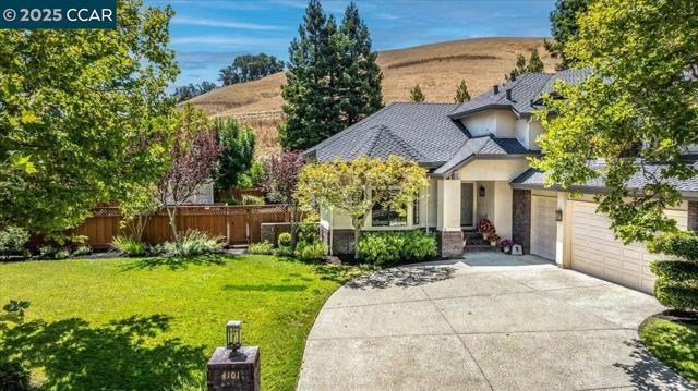 4101 Fox Creek Ct, Danville CA: https://media.crmls.org/mediaz/6fd1410a-4f22-4827-9ece-852959d5c233.jpg
