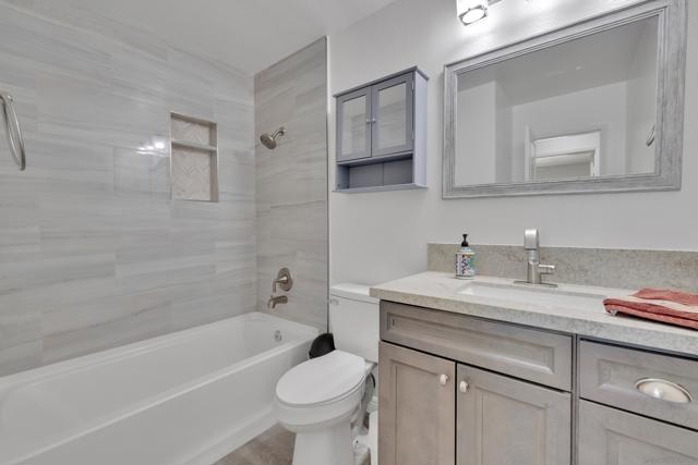 13918 Putney Rd, Poway CA: https://media.crmls.org/mediaz/6fd14b11-d5ca-44f5-b7b9-8389d7672afa.jpg