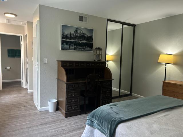 21117 Gary Dr, Hayward CA: https://media.crmls.org/mediaz/6fd1b316-c6a9-4edc-9a5b-02520789b94b.jpg