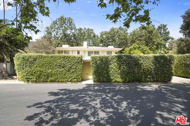 6320 Frondosa Drive photo 2