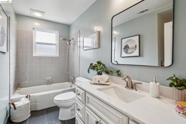 Image 11 of 45 For 1009 Everett