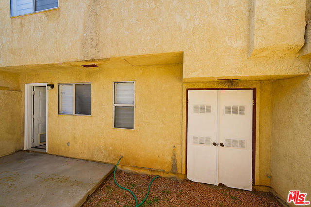 1750 E Avenue Q14, Palmdale CA: https://media.crmls.org/mediaz/6fd26ba9-3940-41bc-9884-e30c2d2ece3c.jpg