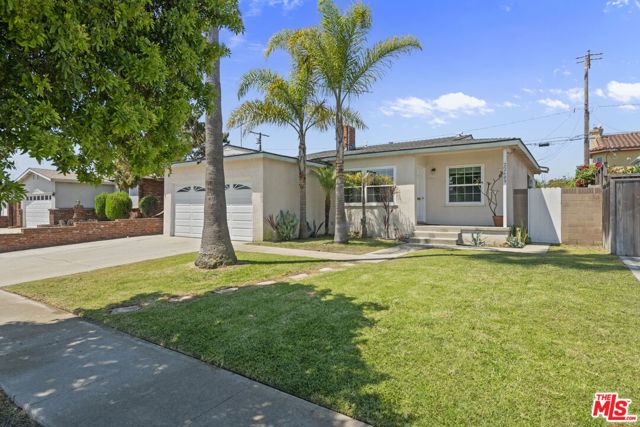 22609 Marjorie Avenue, Torrance CA: https://media.crmls.org/mediaz/6fd26f4a-8d87-46fd-a1ca-bff811abbec2.jpg
