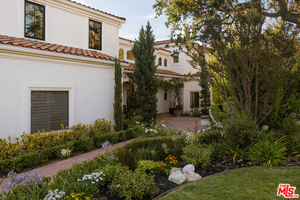 MLS #26864133 image #2