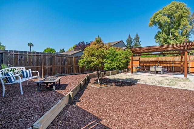 339 Viewpark Circle, San Jose CA: https://media.crmls.org/mediaz/6fd2d611-8354-4b49-a27a-792d66b7f9ba.jpg