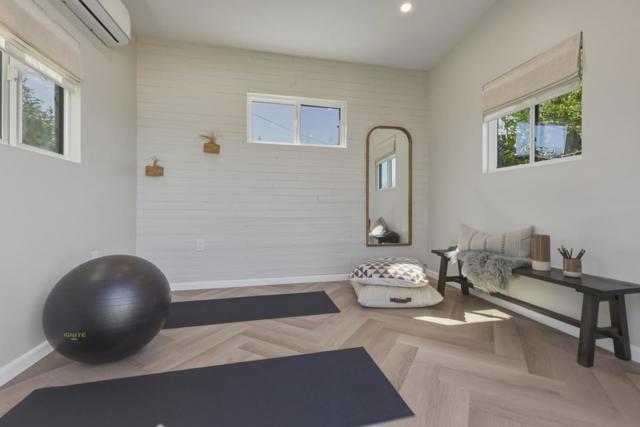 Image 49 of 67 For 1054 Longfellow Avenue