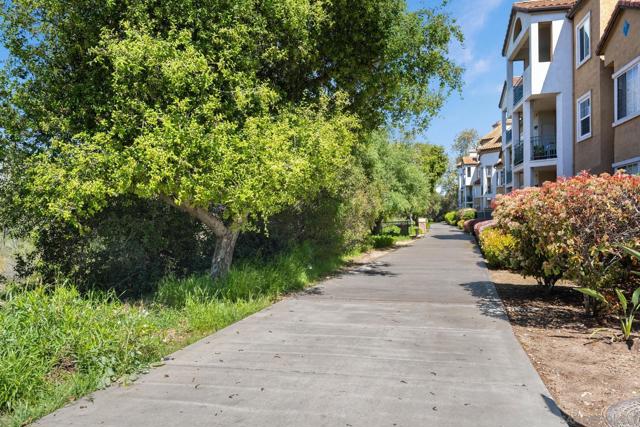 2150 Camino De La Reina, San Diego CA: https://media.crmls.org/mediaz/6fd2eac3-67bc-4608-af61-87d94401d827.jpg