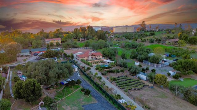 732 Hamilton Lane, Fallbrook CA: https://media.crmls.org/mediaz/6fd30295-6968-41e7-ab3a-ead077d7e638.jpg