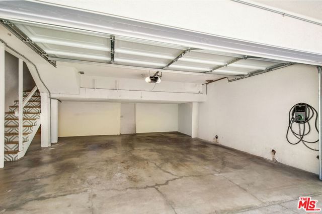 5326 Fairview Boulevard, Los Angeles CA: https://media.crmls.org/mediaz/6fd32ed4-1938-4ec1-8584-c84b52752198.jpg