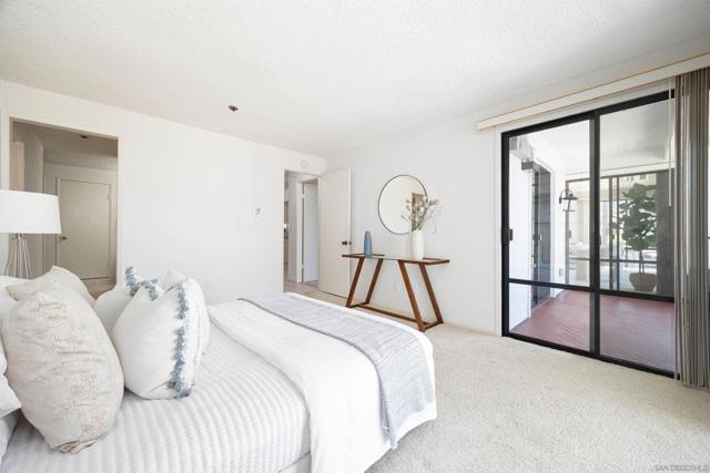 8110 El Paseo Grande, La Jolla CA: https://media.crmls.org/mediaz/6fd33dcc-bb27-4cf0-bd4d-9654ee775c6d.jpg