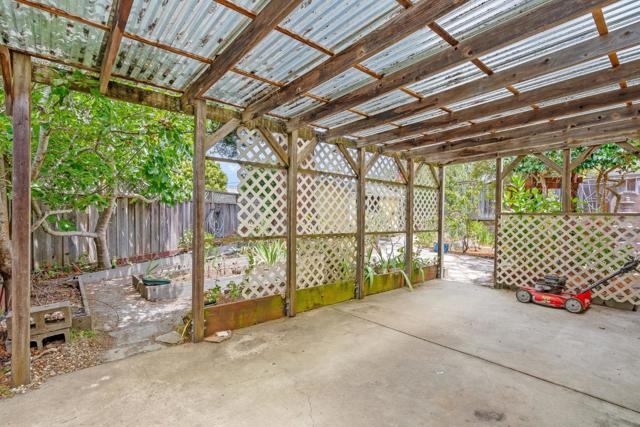 150 Sir Francis Court, Capitola CA: https://media.crmls.org/mediaz/6fd3e299-171c-4a33-8f41-518fd1216476.jpg