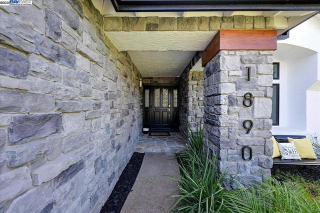 1890 Conte Way, Morgan Hill CA: https://media.crmls.org/mediaz/6fd40c92-4b48-4d8b-8d99-8a97e8d7245e.jpg