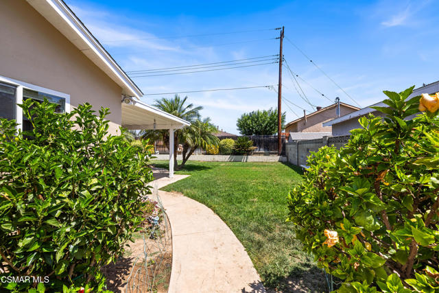 2707 Galindo Avenue, Simi Valley CA: https://media.crmls.org/mediaz/6fd482df-17a2-4b35-b7c5-4c9ed35eb109.jpg