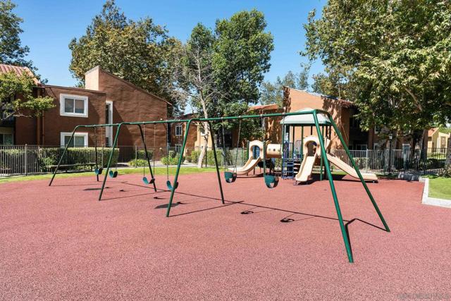 17141 W Bernardo Dr., San Diego CA: https://media.crmls.org/mediaz/6fd594c4-3c9f-4bf5-9008-c938241944ee.jpg