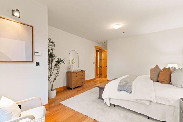 10 Winding Way, San Carlos CA: https://media.crmls.org/mediaz/6fd59ebf-7ebd-4b91-aa13-6e768f27797c.jpg