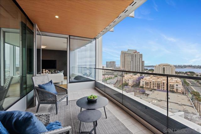 888 W E St, San Diego CA: https://media.crmls.org/mediaz/6fd65531-5b08-40e4-b58f-7e9f759e9b9d.jpg
