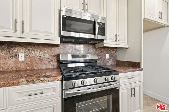 10551 Blucher Avenue photo 10