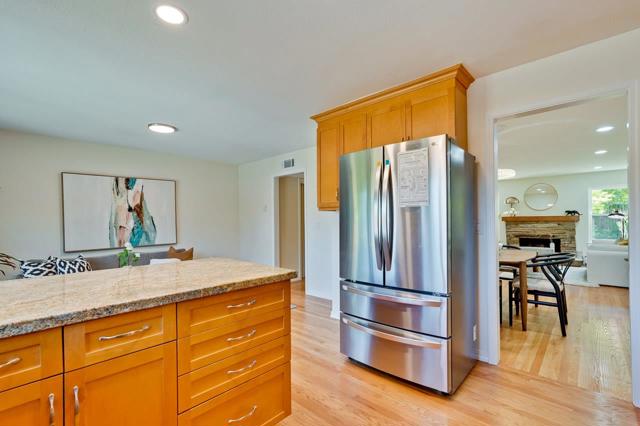 620 Willowgate Street, Mountain View CA: https://media.crmls.org/mediaz/6fd6edf9-ad9d-47d9-96df-46c664d871a3.jpg