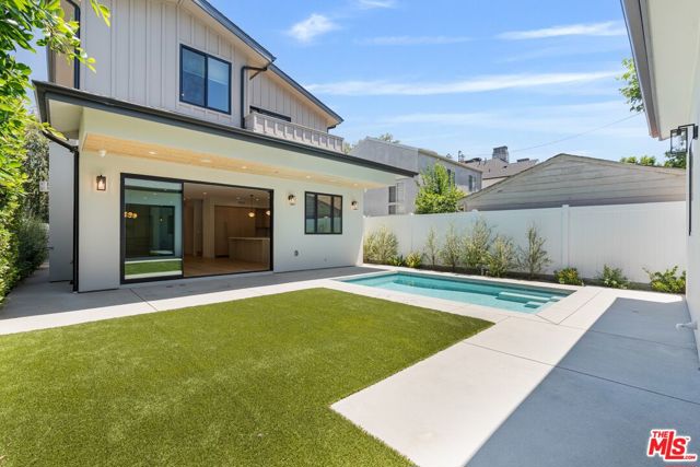 4647 Morse Avenue, Sherman Oaks CA: https://media.crmls.org/mediaz/6fd73d24-20ad-4a95-9f45-4ee827b68ef3.jpg