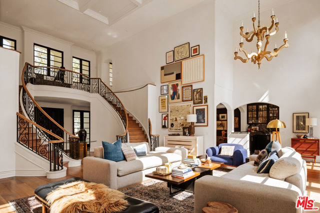 3901 Longridge Avenue, Sherman Oaks CA: https://media.crmls.org/mediaz/6fd753f1-55fb-49ce-bf8c-d5b828021ab5.jpg