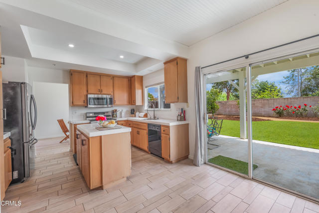Detail Gallery Image 5 of 26 For 10598 Sunflower St, Ventura,  CA 93004 - 4 Beds | 2/1 Baths