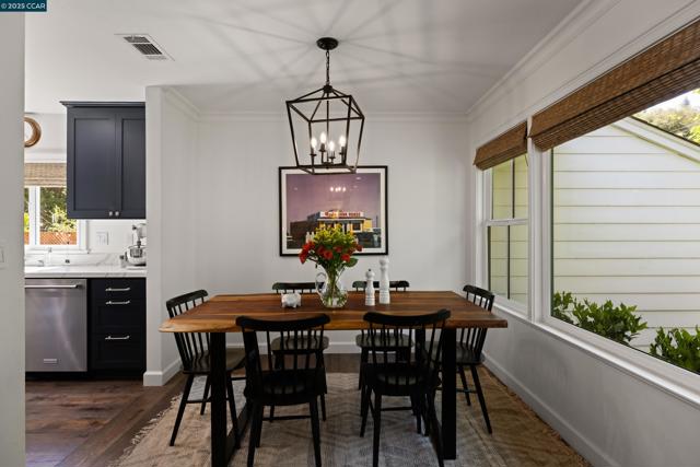 2716 W Newell Ave, Lafayette CA: https://media.crmls.org/mediaz/6fd7e84d-6027-472a-8f13-0e282a1af0d2.jpg
