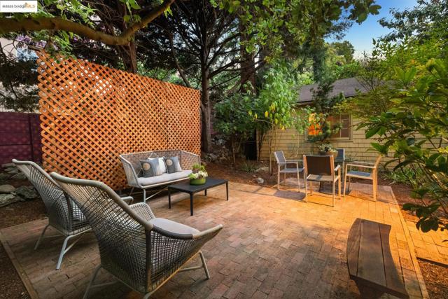 971 Santa Barbara Rd, Berkeley CA: https://media.crmls.org/mediaz/6fd9131d-235a-412a-a97a-249e48787e2c.jpg