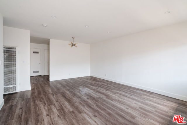 246 N Coronado Street, Los Angeles CA: https://media.crmls.org/mediaz/6fd91bfc-962e-4f5d-9799-39eb368c4910.jpg