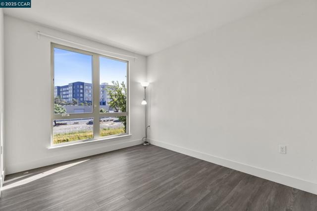 320 Riesling Ave, Milpitas CA: https://media.crmls.org/mediaz/6fd93c96-7164-4aa3-981c-d52c16fe9203.jpg