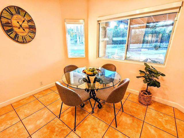 Image 17 of 42 For 28451 Avenida La Vista