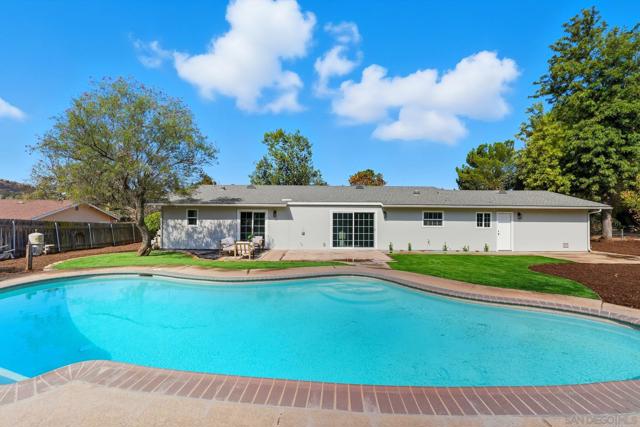 2118 Toca Ln, Ramona CA: https://media.crmls.org/mediaz/6fd9792d-f4e4-4a1f-937c-225ca16d70d1.jpg
