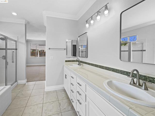 1127 Santa Margherita Way, Brentwood CA: https://media.crmls.org/mediaz/6fd99e19-ce73-4855-82ac-f0a07d2bc1e0.jpg