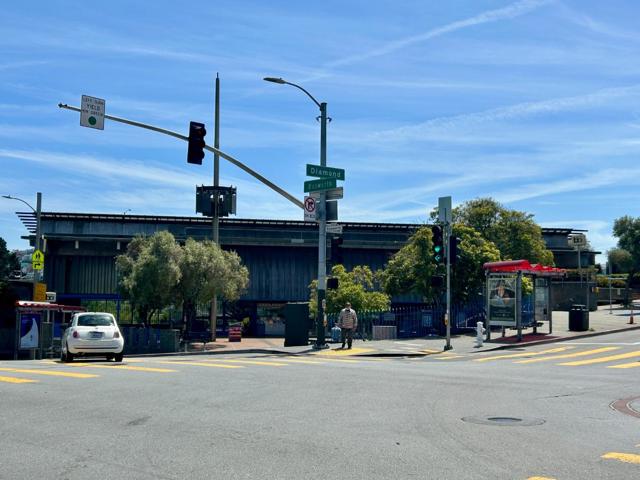 169 Brompton Avenue, San Francisco CA: https://media.crmls.org/mediaz/6fd9af84-c52d-453e-817b-04dadbf3e040.jpg