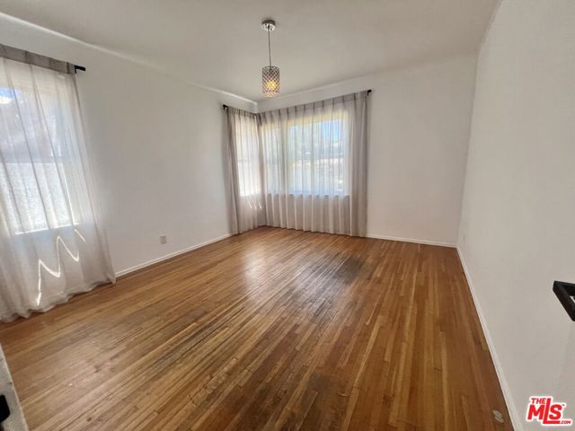 3964 Goodland Place, Studio City CA: https://media.crmls.org/mediaz/6fda422f-8c85-4afd-9a66-9576d265c178.jpg