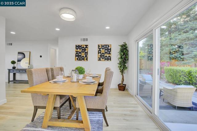 166 Madelia Place, San Ramon CA: https://media.crmls.org/mediaz/6fdaaafc-d76a-426f-be93-aa65223f6d15.jpg