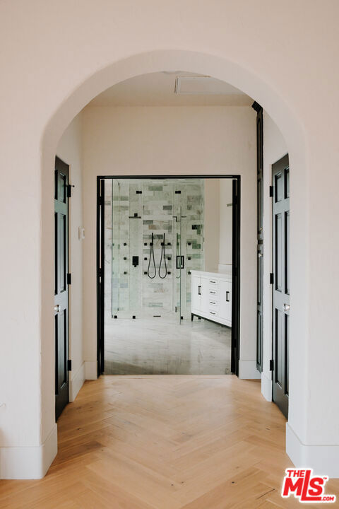 https://media.crmls.org/mediaz/6fdbe1fa-feb8-41f4-a556-f3a7e49311d4.jpg?preset=X-Large
