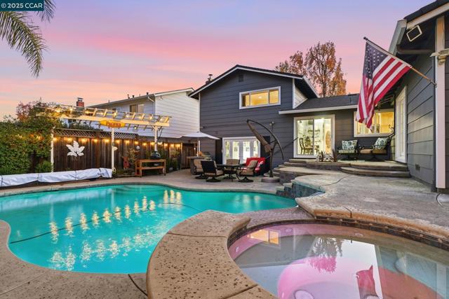 7519 Driftwood Way, Pleasanton CA: https://media.crmls.org/mediaz/6fdc4026-a1a5-4d17-b6ee-53d38e5df5c0.jpg