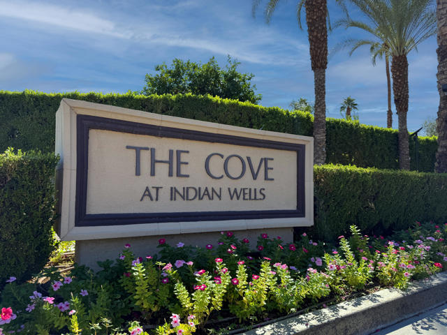 45385 Taos, Indian Wells CA: https://media.crmls.org/mediaz/6fdc4a23-f258-4bd9-a4fd-bff3b1ba3670.jpg