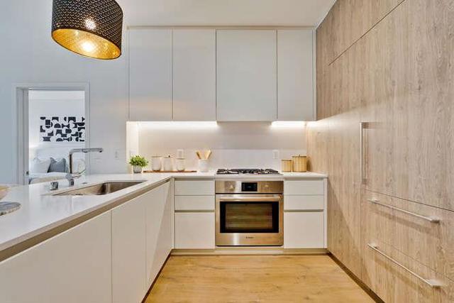 815 Tennessee Street, San Francisco CA: https://media.crmls.org/mediaz/6fdc6636-9c7d-4577-95a5-e040f5e24590.jpg