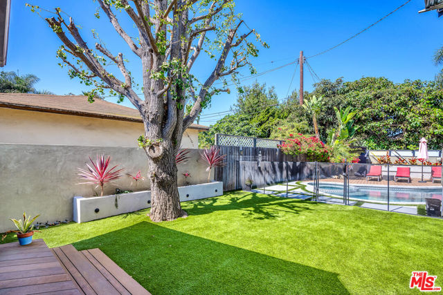 4450 Campbell Drive, Los Angeles CA: https://media.crmls.org/mediaz/6fdea026-7058-4b8a-8dde-cc6d4ba4ba72.jpg