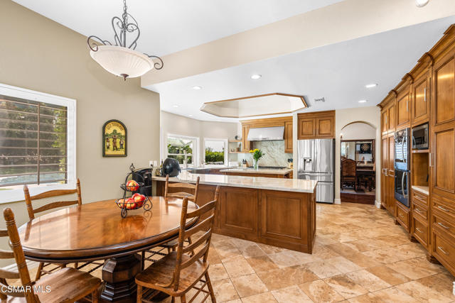 5924 Rainbow Hill Road, Agoura Hills CA: https://media.crmls.org/mediaz/6fdf1abf-a2f6-408e-9c23-7e431bfea257.jpg