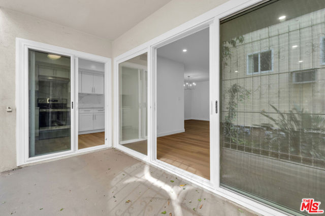 7949 Selma Avenue, West Hollywood CA: https://media.crmls.org/mediaz/6fe03ac7-76c2-487d-bc2f-d075d78ee40c.jpg