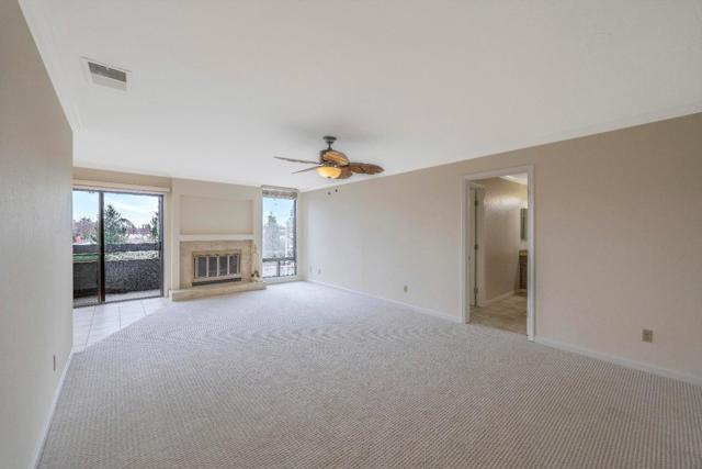 820 Sea Spray Lane, Foster City CA: https://media.crmls.org/mediaz/6fe1269a-84ab-4136-be0f-3b4775531901.jpg